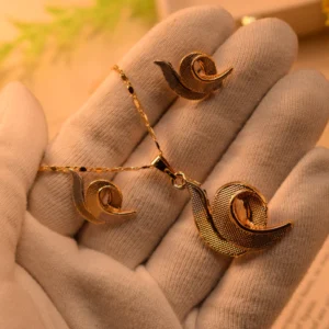 Charming Unique Design Gold Plated Necklace Set for Girls/Women